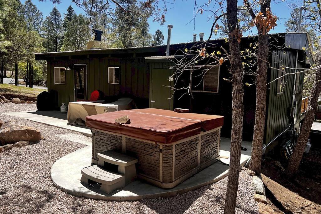 Twin Pines Casita - Big Yard, View, Porch, Hot Tub, & Charm Villa Рюидозо Екстериор снимка